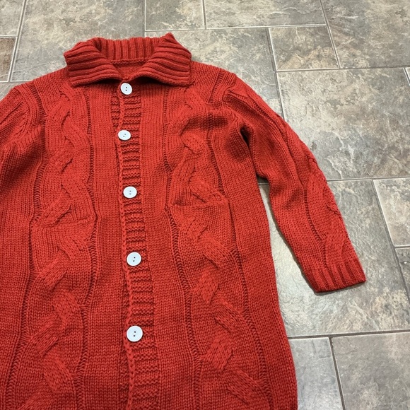 💰Make an offer, bundle and save💰 Cozy Cable Knit Red Sweater - Picture 3 of 5